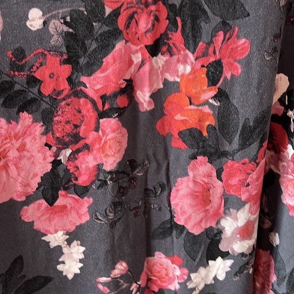 Torrid flower print tank top - Picture 2 of 3